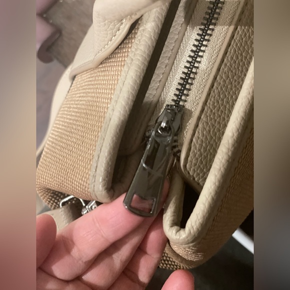 99% new handbag shoulder bag - Picture 4 of 10